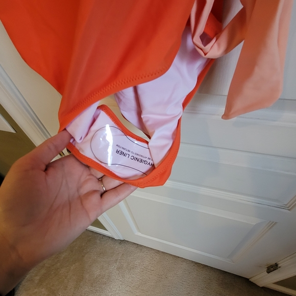 CUPSHE brand new suit, never worn - Picture 6 of 8